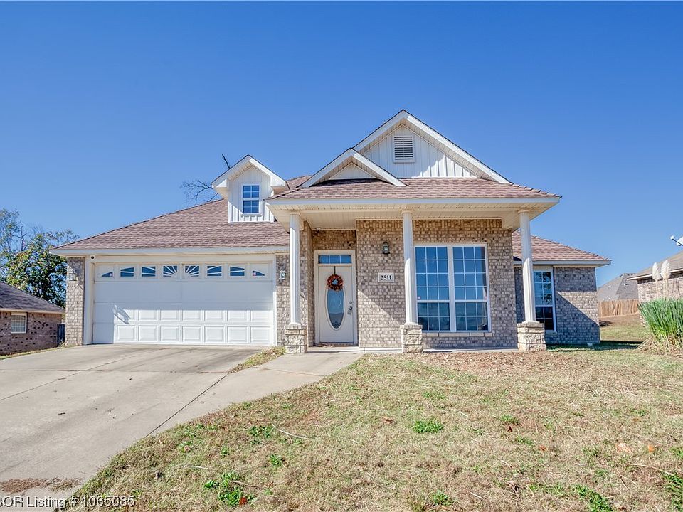 1st image of 2511 Dava St