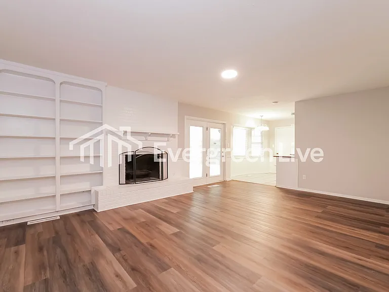 1322 NW 85th St — Photo 2
