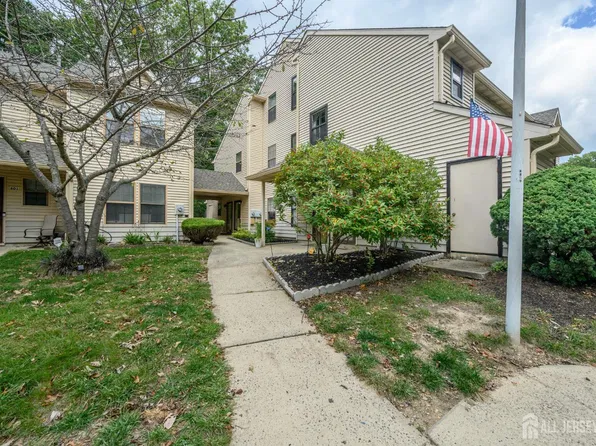 804 Violet Ln, Jackson, NJ 08527