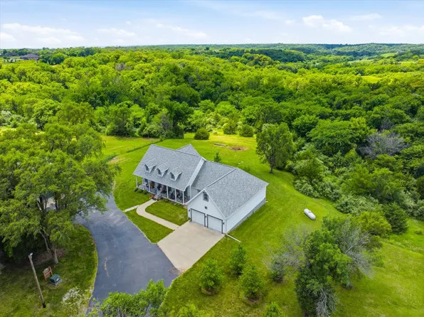 54262 221st St, Glenwood, IA 51534