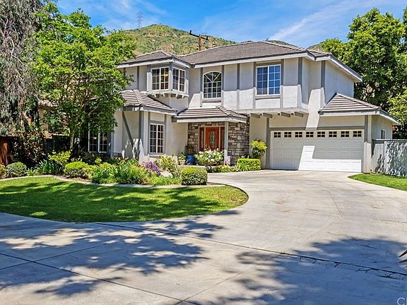 2nd image of 3383 Deerlane Dr