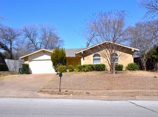 1009 E Timberview Ln, Arlington, TX 76014