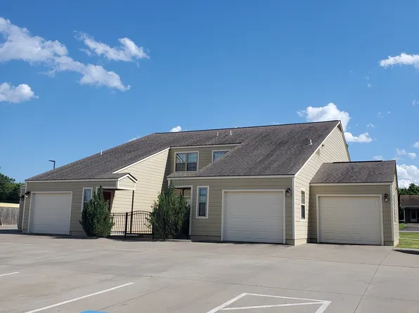 110 W 17th St #D, Russellville, AR 72801