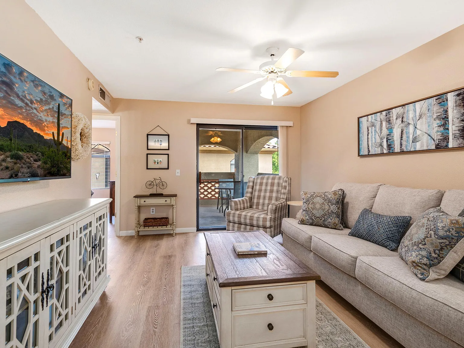 1 bed, 1.0 bath, 701 sqft, $1,500 — Photo 2