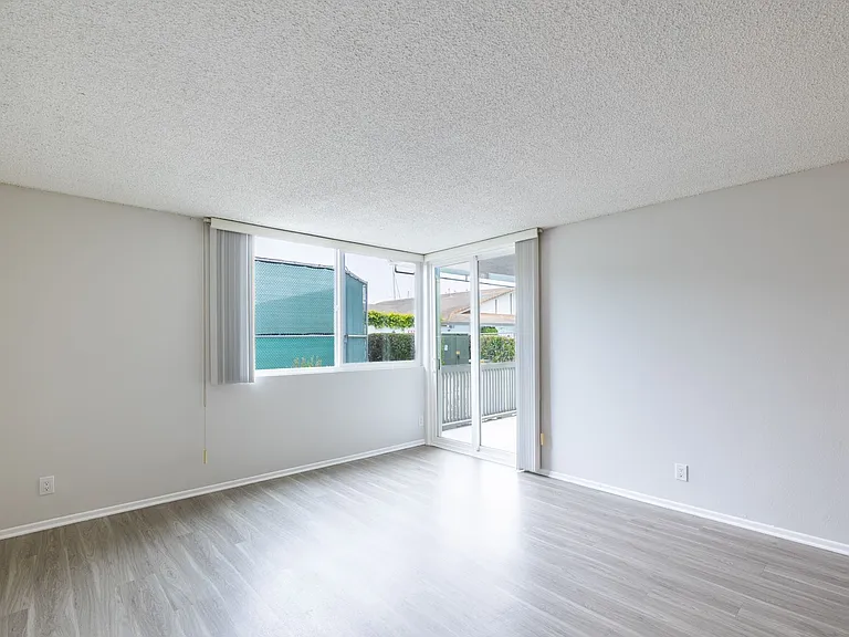 4200 Harbor Blvd — Photo 31