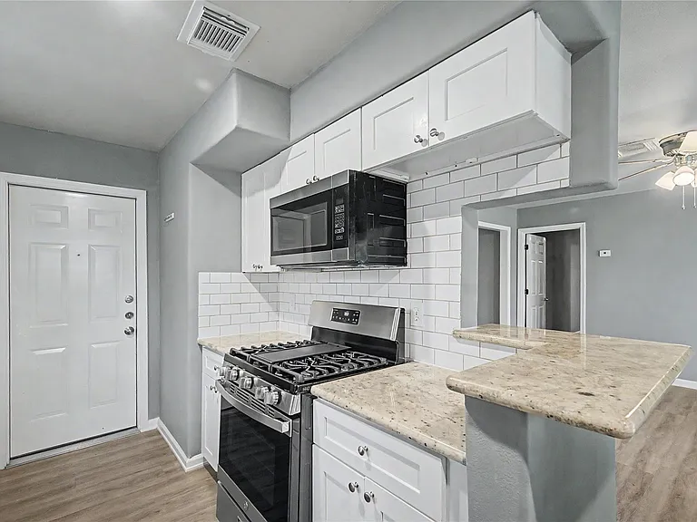 6343 Maple Hill Dr — Photo 14