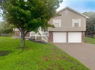 3207 Steel Wheel Dr, Harrisonville, MO 64701