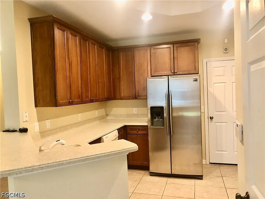 3 bed, 2.5 bath, 1819 sqft, $1,845 — Photo 3
