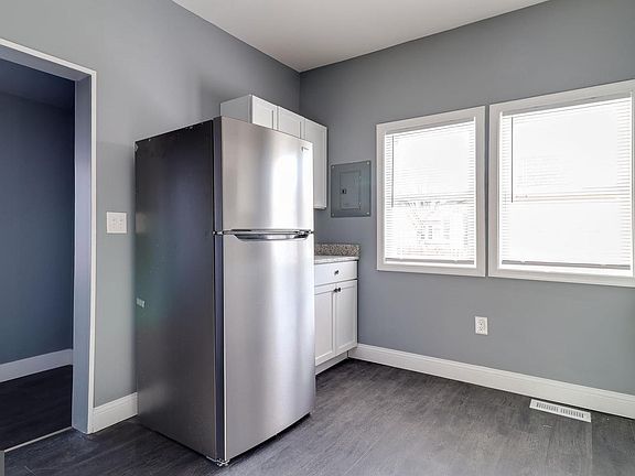 4th image of 40 Filmore St