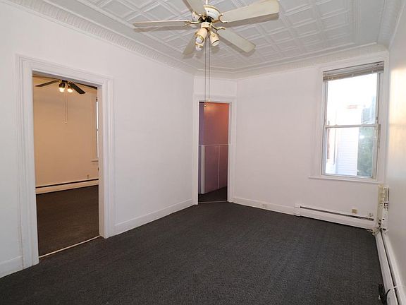 Livingroom (2/2)