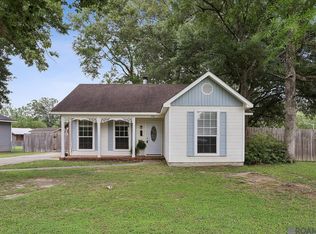 11136 Village Green Dr, Greenwell Springs, LA 70739