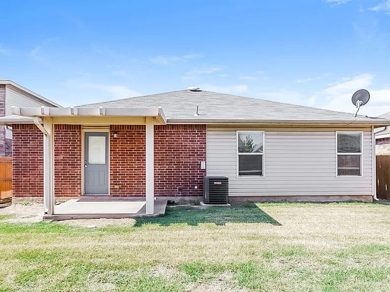 5328 Lava Rock Dr — Photo 16