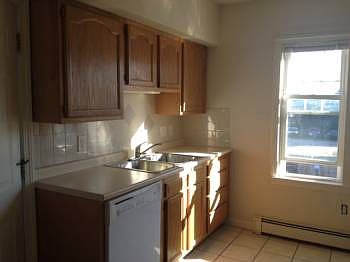 2nd image of 352 Pontiac Ave #2