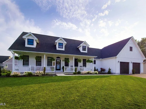 26 Michaels Dr, Hollidaysburg, PA 16648