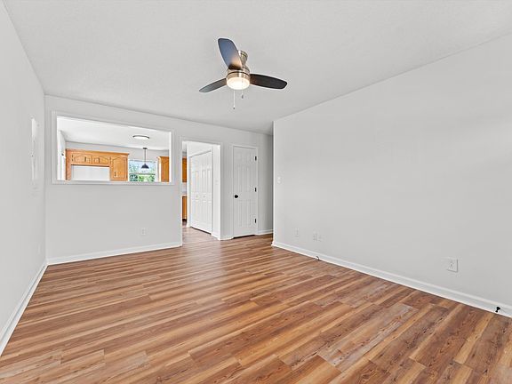 2nd image of 312 Lansinger Ln