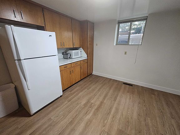 3rd image of 1021 S Lowell Ave