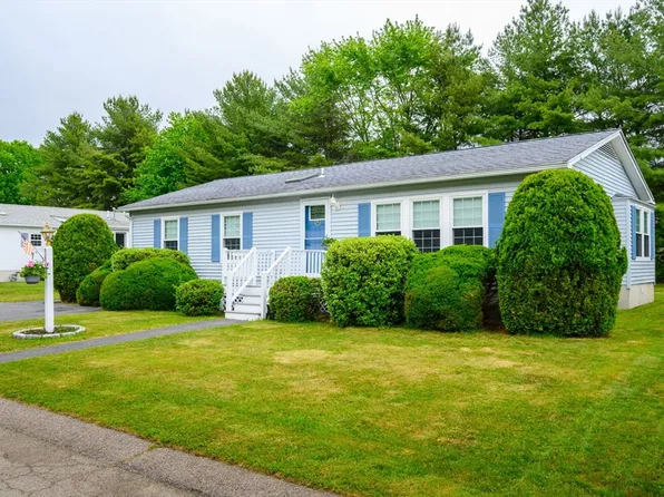 53 Country Dr, Bridgewater, MA 02324
