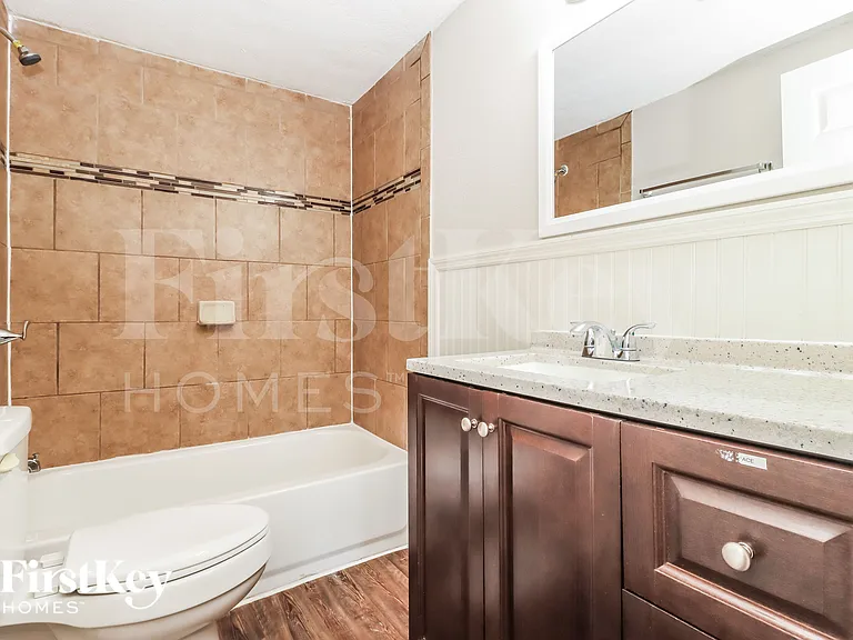 645 Lexington St — Photo 16