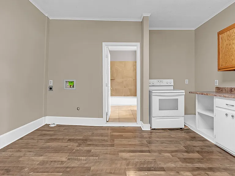 410 Boston St — Photo 6