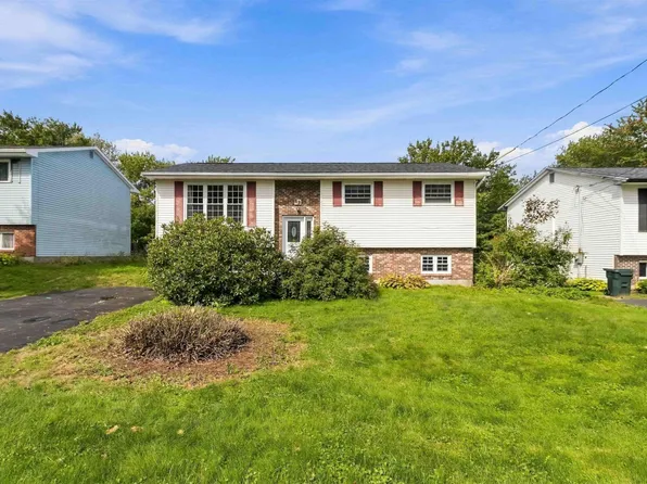 89 Charles Rd, Timberlea, NS B3T 1J7
