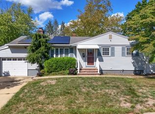 35 Rieder Rd, Edison, NJ 08817