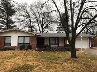 12940 Whitecliff Ct, Florissant, MO 63033