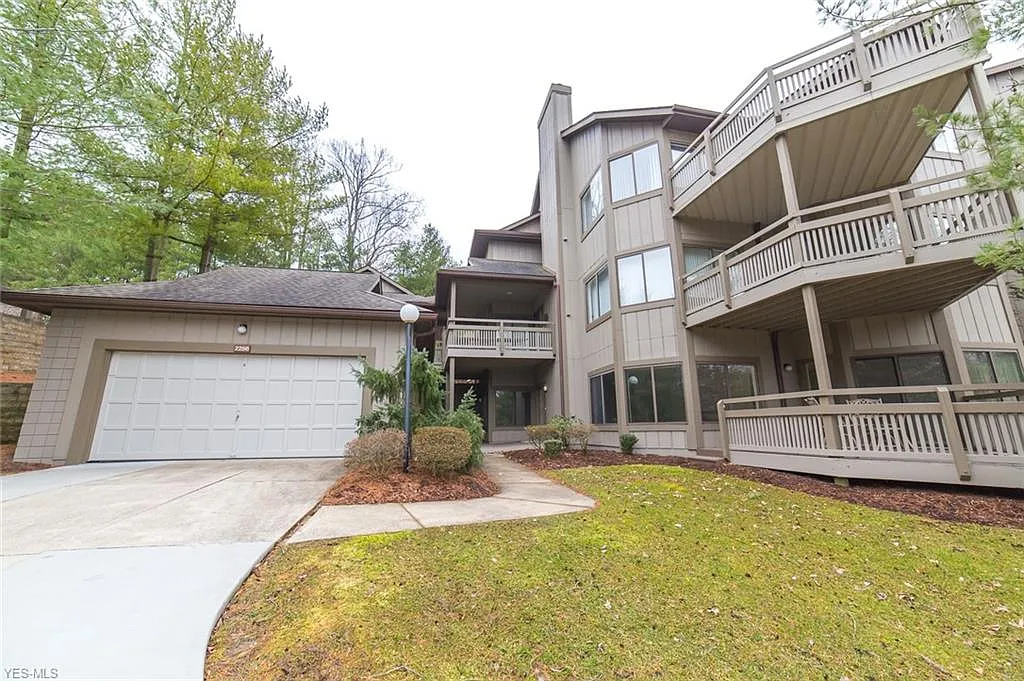 2286 Stone Creek Trl photo 1