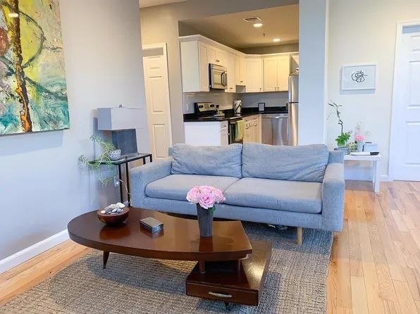 473 Pavonia Avenue image 3 of 7