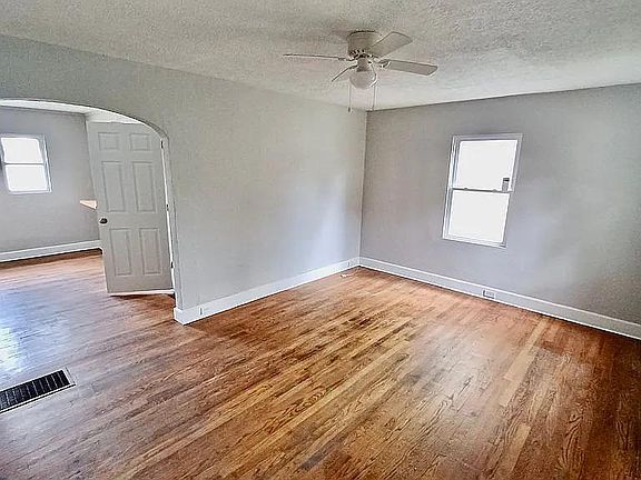 3rd image of 2232-1 Spann Ave
