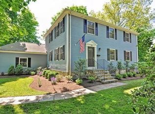 10 Pilgrim Rd, Wellesley, MA 02481