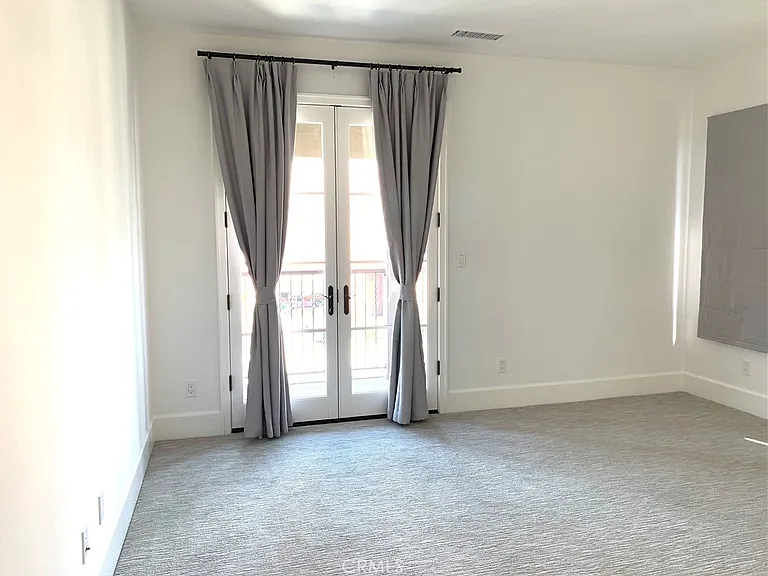 105 Sky Hts — Photo 30