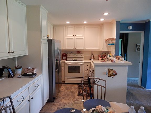 5th image of 12565 Oaks No. Dr. #211