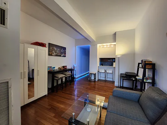 Rented by AZ REALTY NYC LLC | media 1