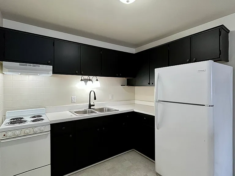 550 Harrison Blvd — Photo 36