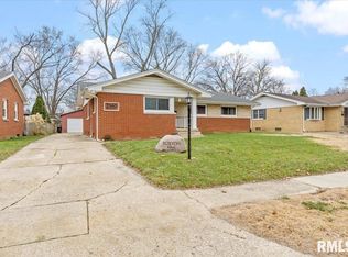 2160 Brentwood Dr, Springfield, IL 62704