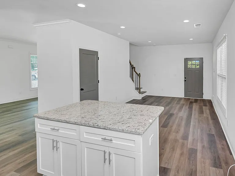 2035 Rosewood Dr #A — Photo 16