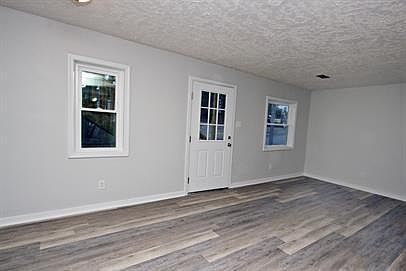 2nd image of 1324 Hillcrest Ave #11301368