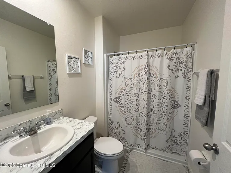 976 Trinity St — Photo 14