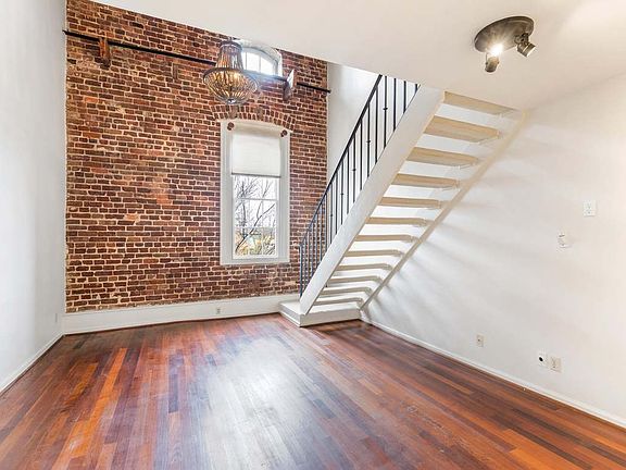 3rd image of 3 Queen St APT 302