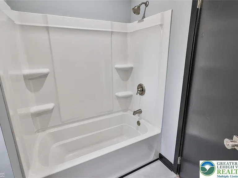 4410 Circle Dr — Photo 28