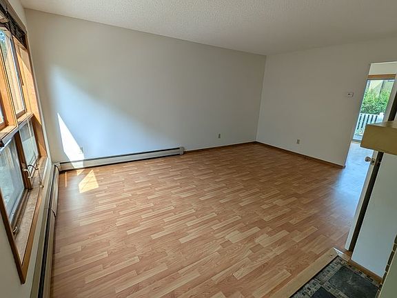 5th image of 221 Pioneer Dr Unit 35