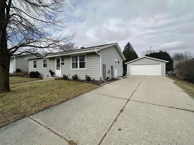 630 Pleasant Avenue, Hartford, WI, 53027