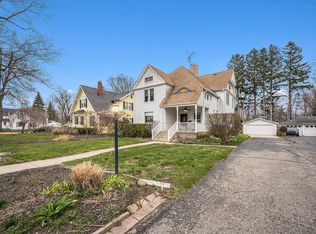 359 Pearl St, South Haven, MI 49090