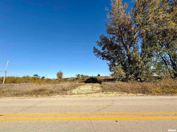 2652 212th St, De Witt, IA 52742