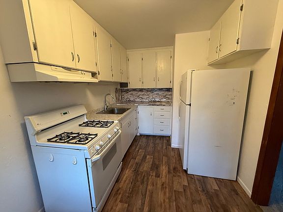 3rd image of 661 & 665 Maple St
