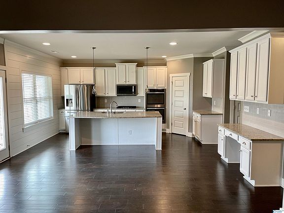 5th image of 5105 Devonshire Dr