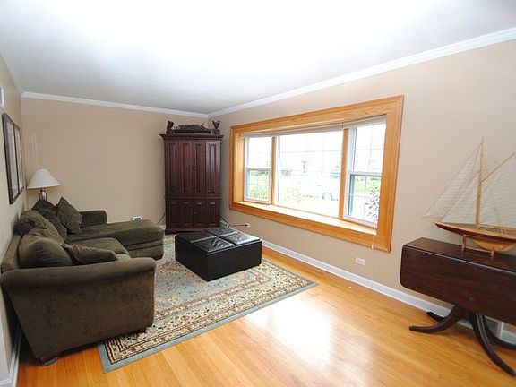 3rd image of 11148 Shaw St