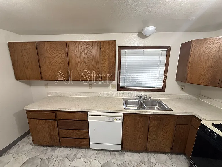 533 Price St #2 — Photo 9