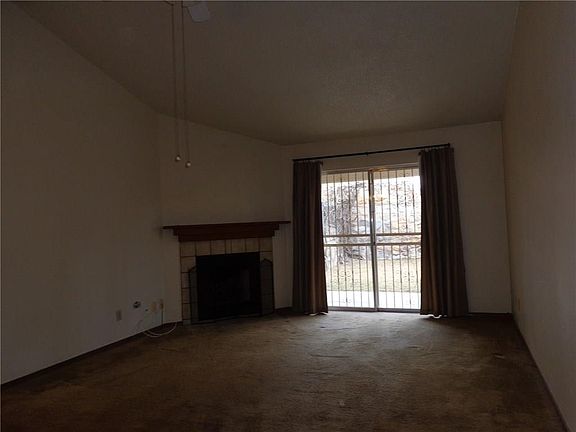 5th image of 10916 Highwood Way