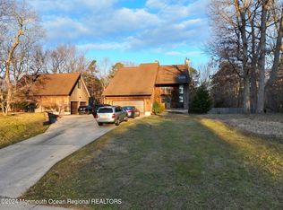 14 Knolls Dr, Jackson, NJ 08527